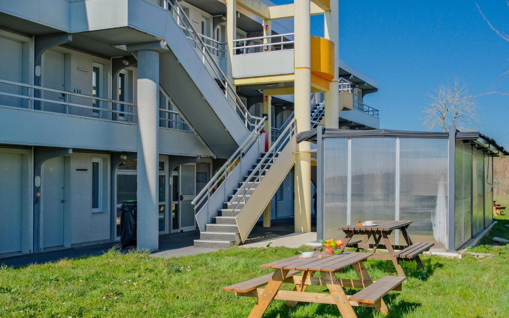 Classic Hotel - Fontenay-Trésigny Exterior photo